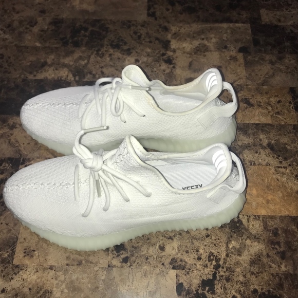 BRAND NEW Yeezy 350 V2 Cream